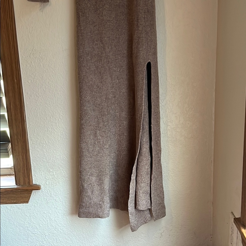 Bluivy Brown Long Sleeve Dress Elegant and Versatile - Picture 5 of 9